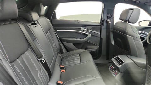 2023 Audi e-tron S Sportback quattro Prestige