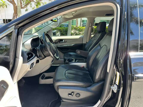 2020 Chrysler Pacifica Touring L