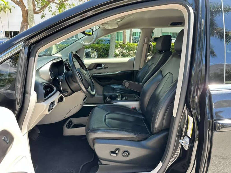 2020 Chrysler Pacifica Touring L