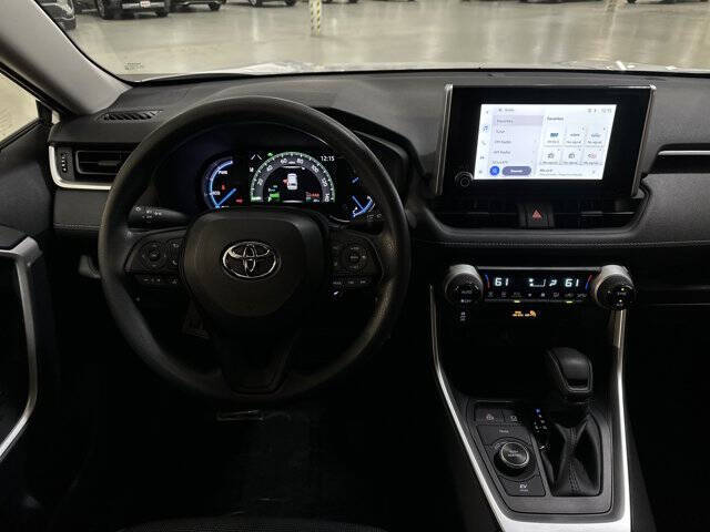 2025 Toyota RAV4 Hybrid LE