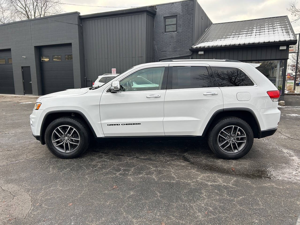 2018 Jeep Grand Cherokee for sale at Auto Shop in Wyoming, MI