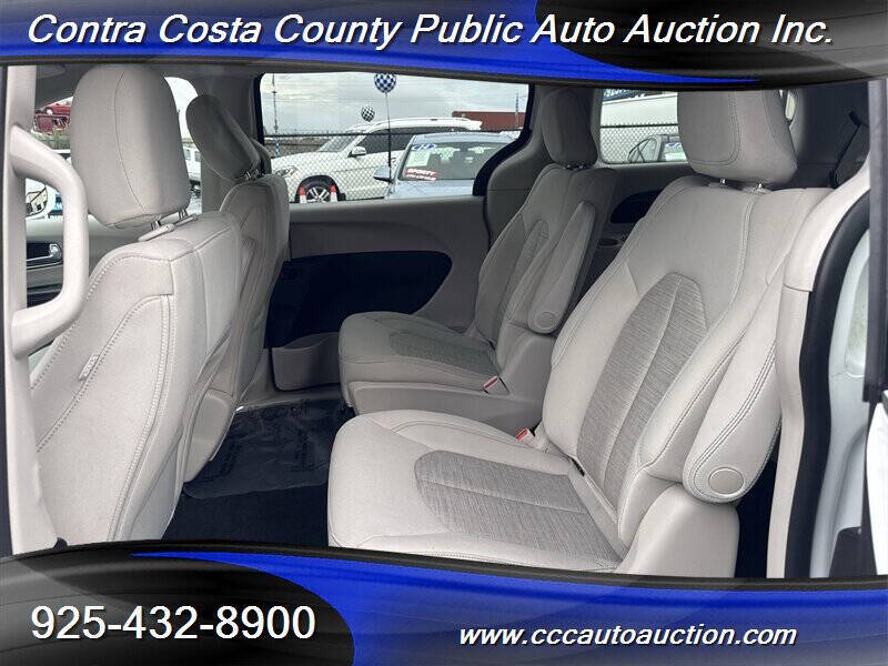 2017 Chrysler Pacifica Hybrid Touring Plus