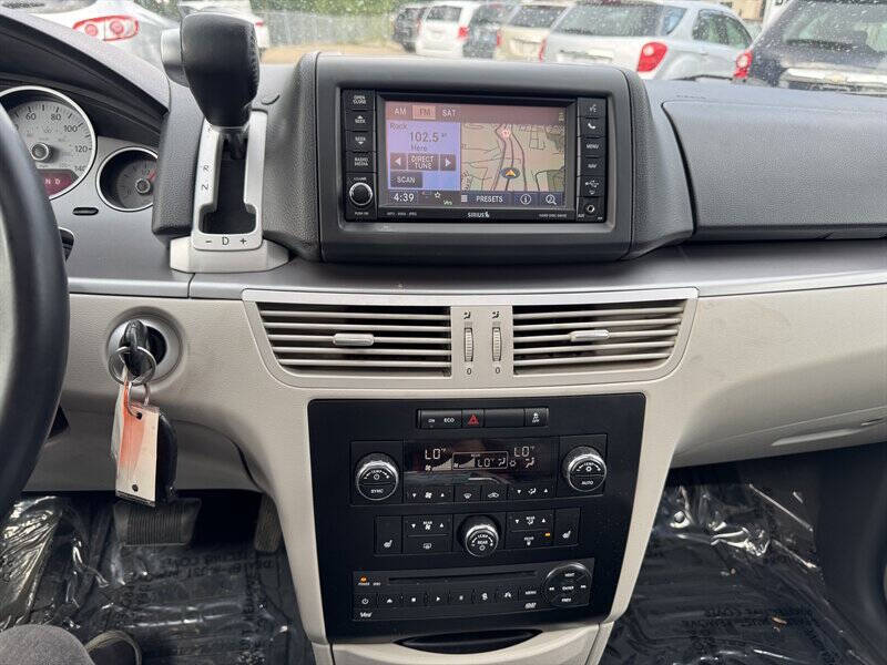 2012 Volkswagen Routan