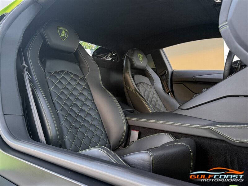 2014 Lamborghini Aventador LP 700-4