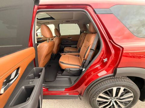 2025 Nissan Pathfinder Platinum