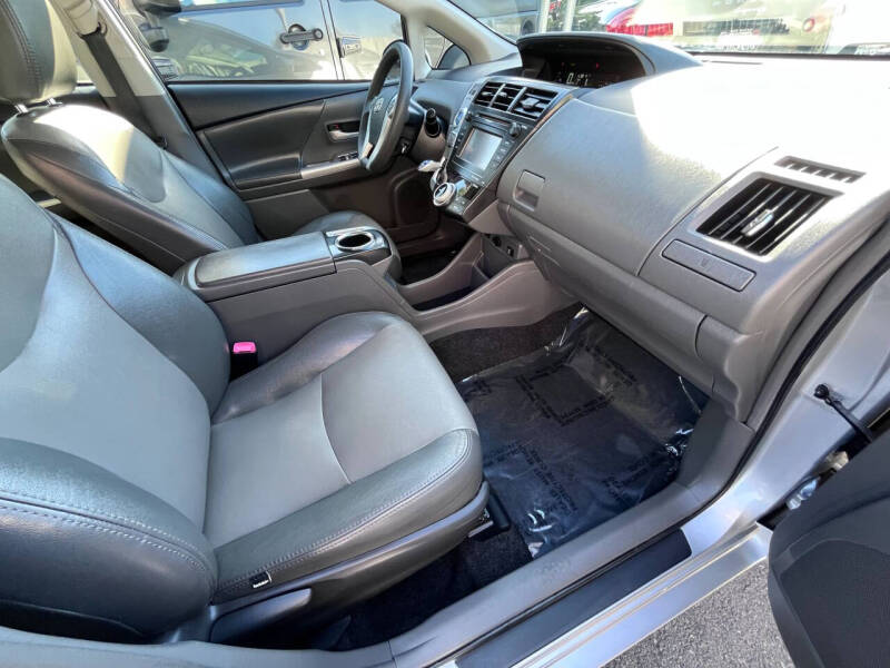 2012 Toyota Prius v Three