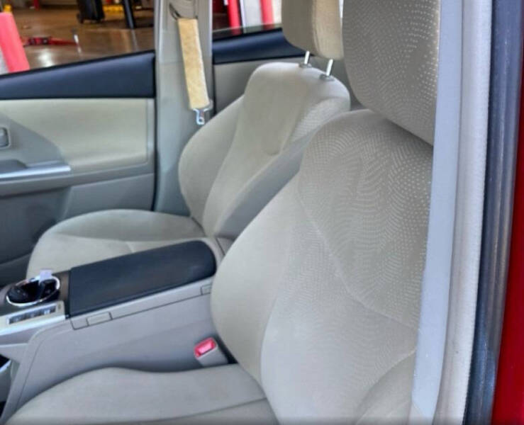 2013 Toyota Prius v Five