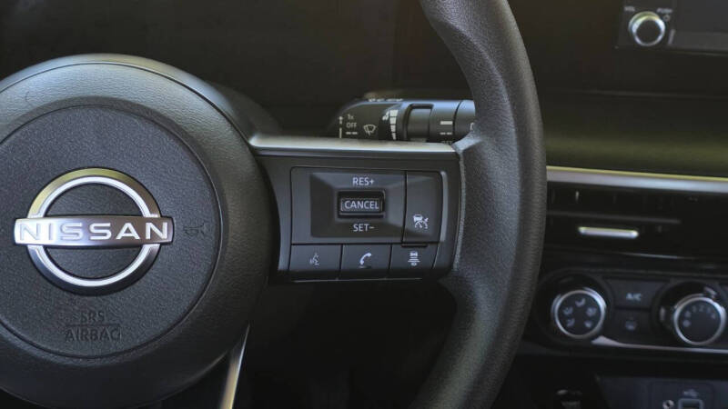 2025 Nissan Kicks S