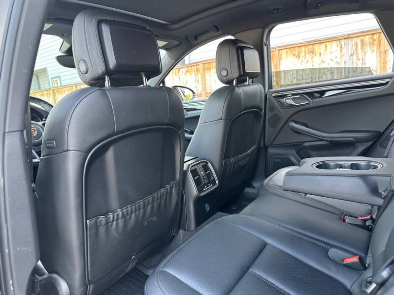 2017 Porsche Macan
