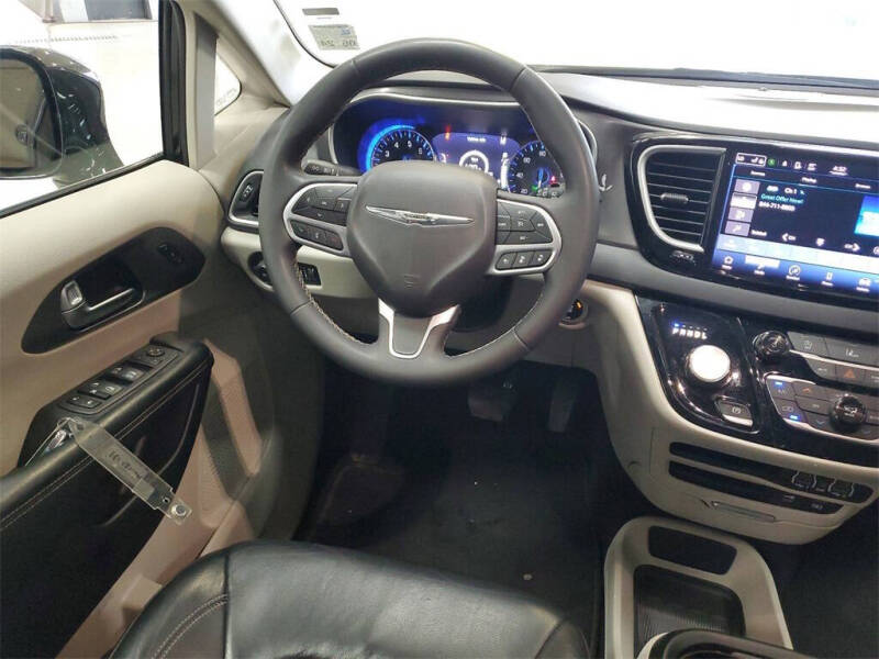 2022 Chrysler Pacifica Touring L