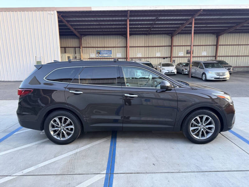 2017 Hyundai Santa Fe SE