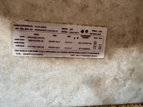 2005 Workhorse Hurricane