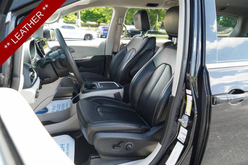 2023 Chrysler Pacifica Touring L