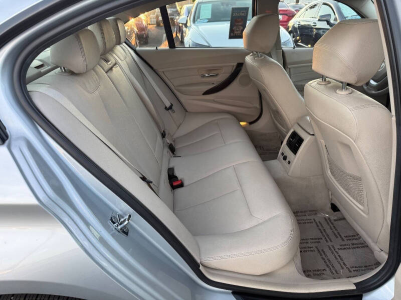 2012 BMW 3 Series 328i