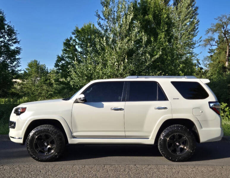 2018 Toyota 4Runner Limited's photo