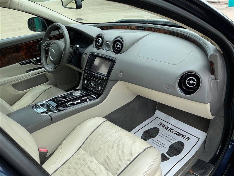 2014 Jaguar XJ