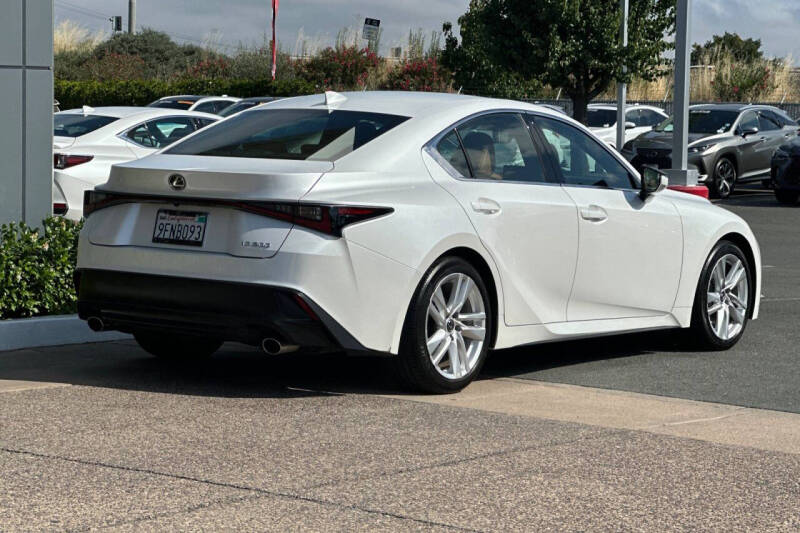 2023 Lexus IS 300