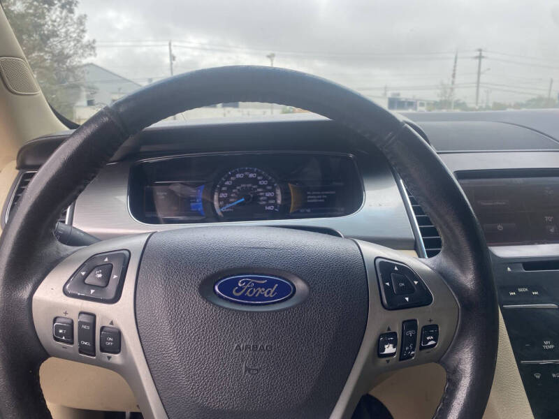 2014 Ford Taurus SEL