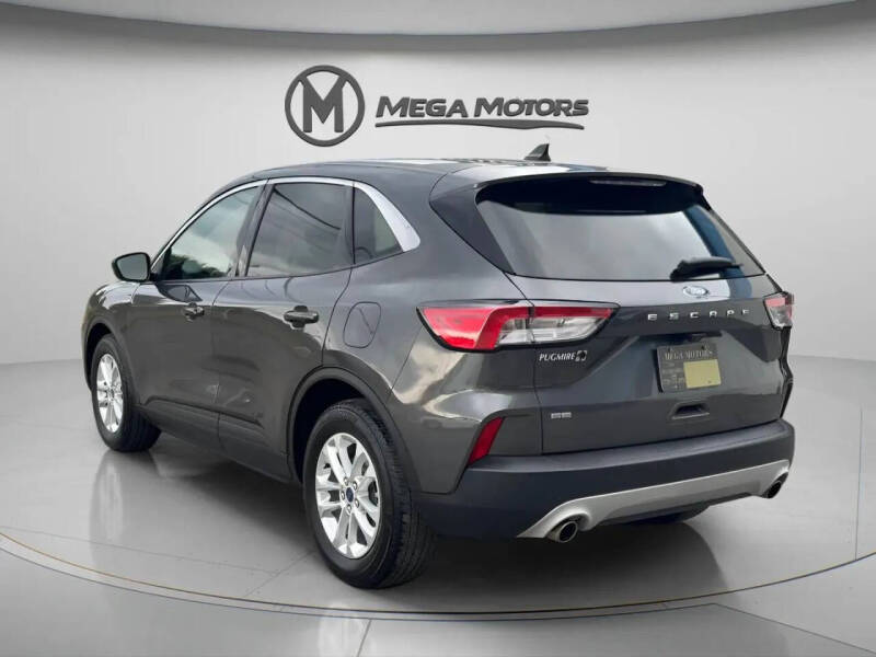 2020 Ford Escape SE