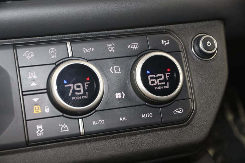 2023 Land Rover Defender 110 V8