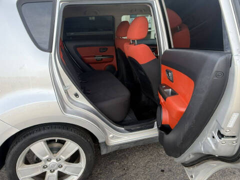 2010 Kia Soul +