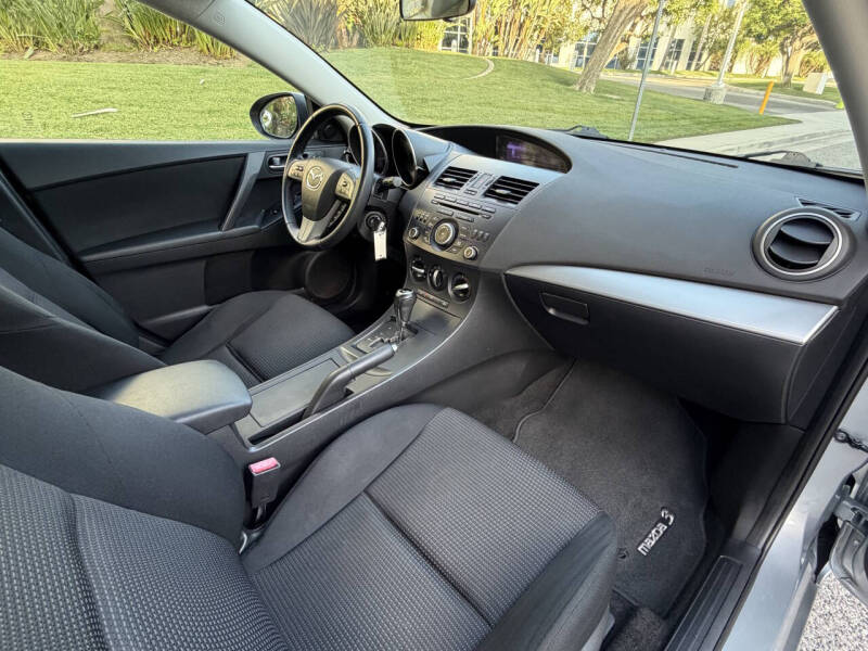 2012 Mazda MAZDA3 i Touring