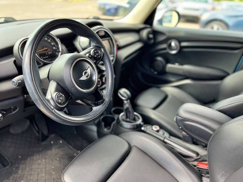 2017 MINI Hardtop 4 Door Cooper