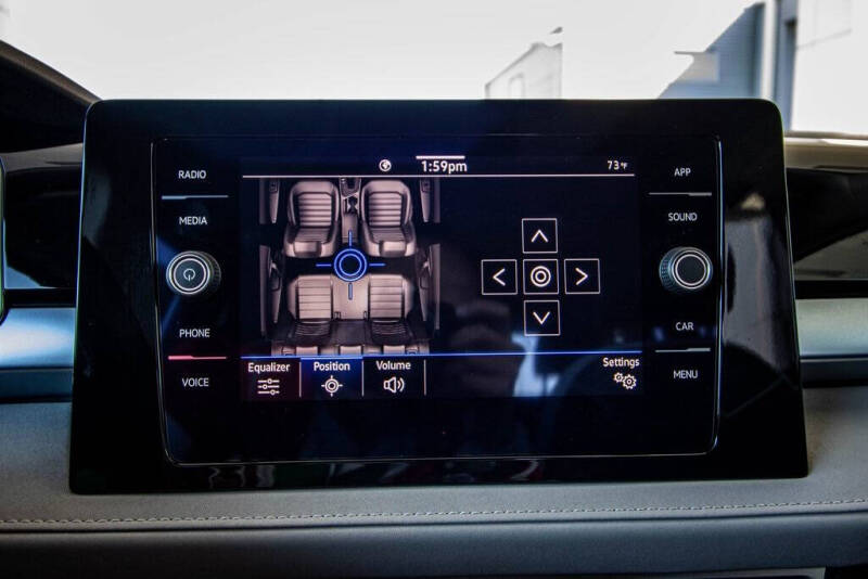 2025 Volkswagen Taos SE