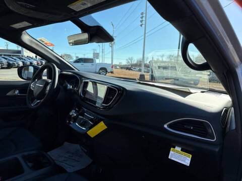 2026 Chrysler Voyager LX