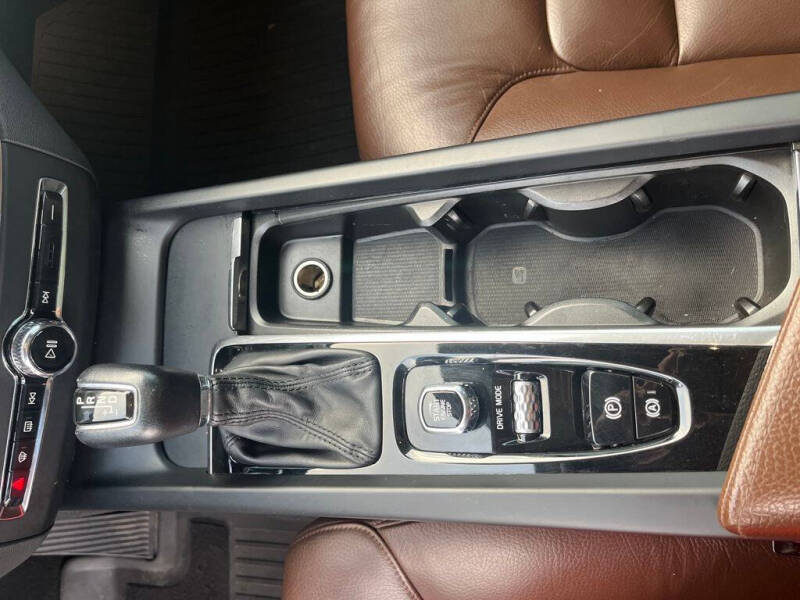 2018 Volvo XC60 T5 Momentum