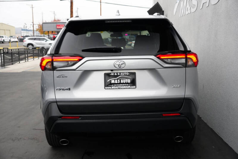 2024 Toyota RAV4 XLE