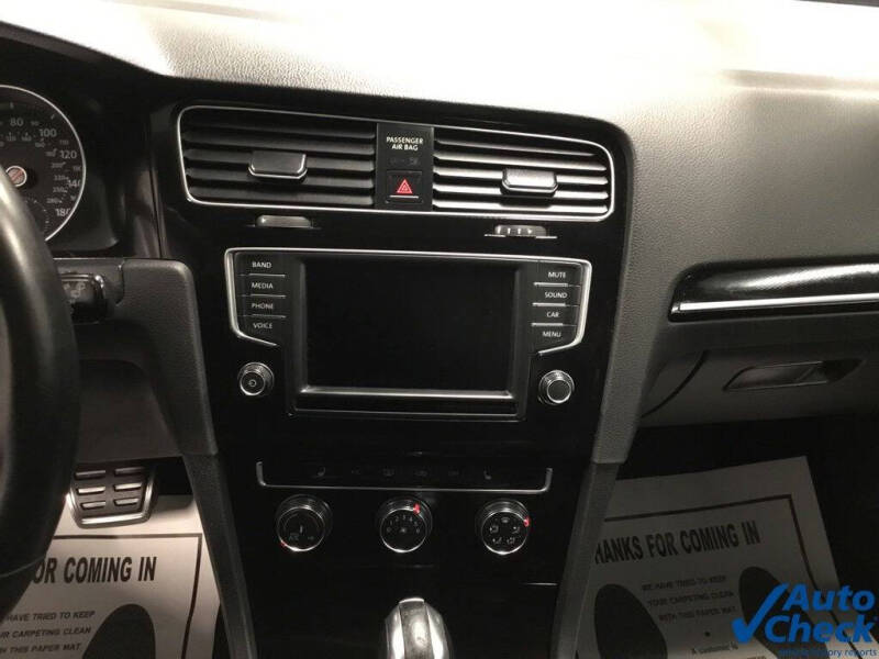 2017 Volkswagen Golf GTI SE