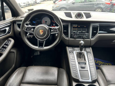 2015 Porsche Macan S