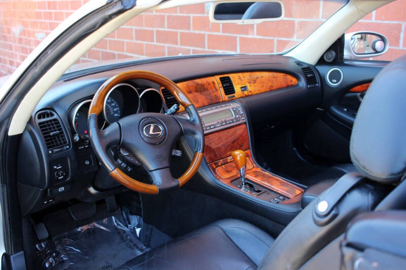 2005 Lexus SC 430