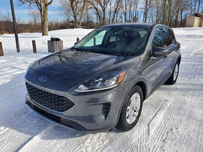 2020 Ford Escape for sale at COOP'S AFFORDABLE AUTOS LLC in Otsego MI