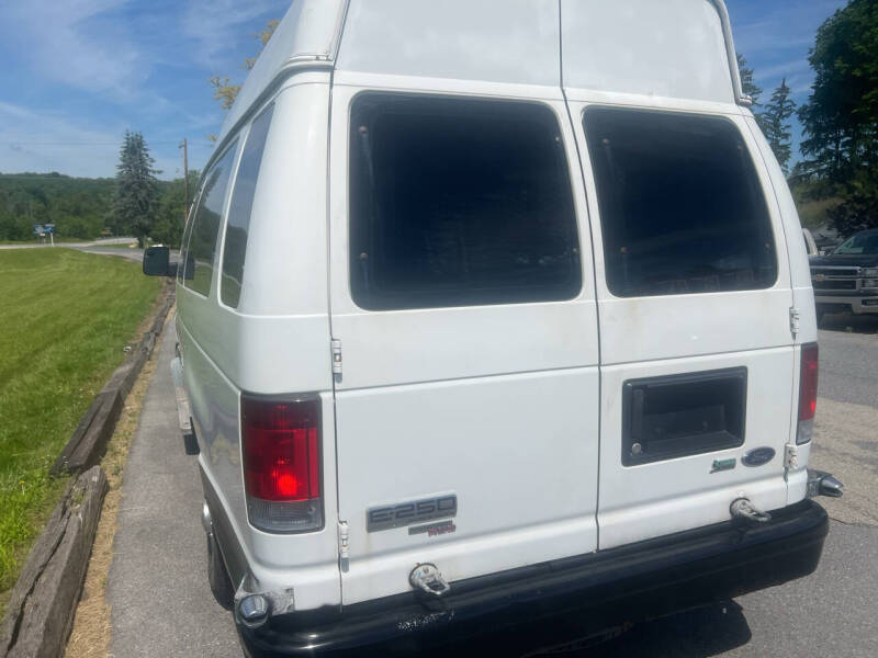 2011 Ford E-Series E-250