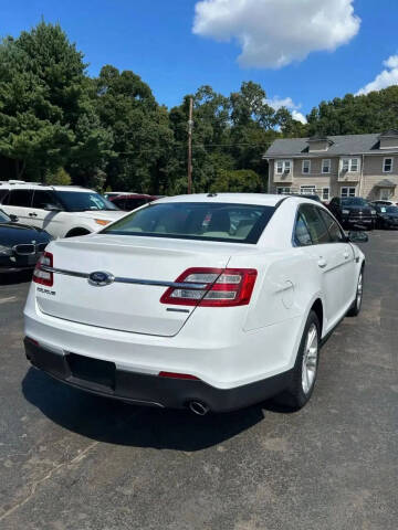 2019 Ford Taurus SE