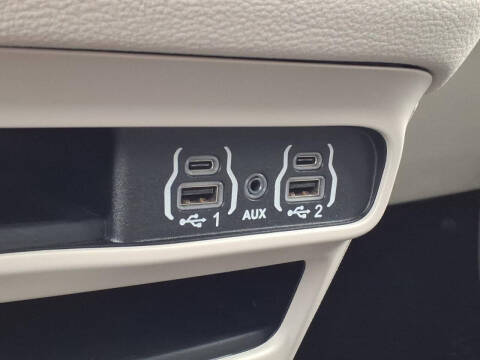 2024 Chrysler Pacifica Plug-In Hybrid Select
