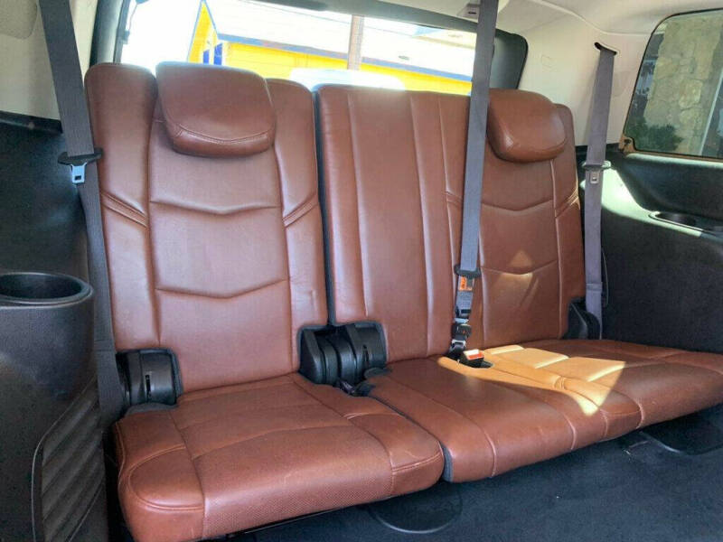 2016 Cadillac Escalade Luxury Collection