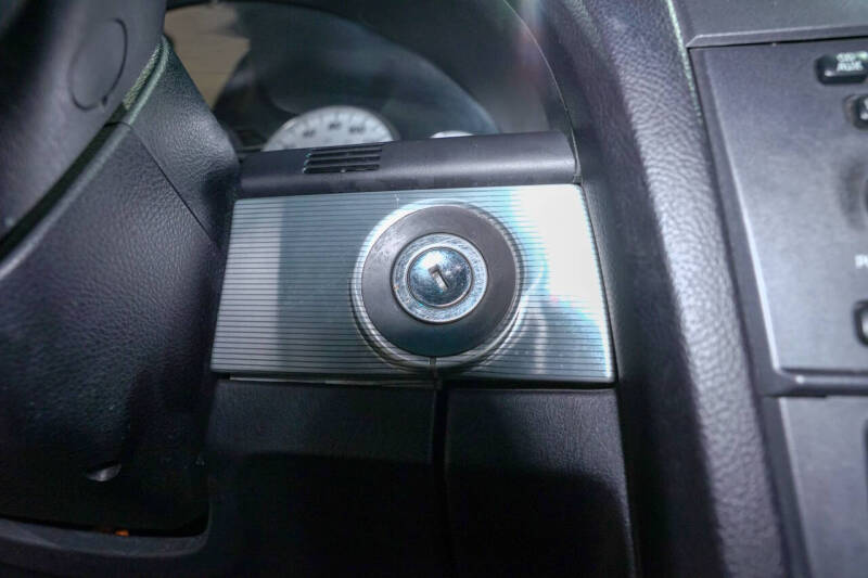 2004 Ford Thunderbird Deluxe