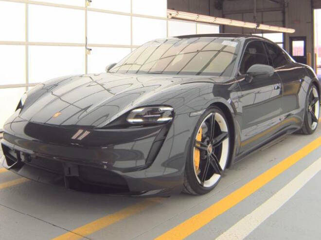 2020 Porsche Taycan Turbo S's photo