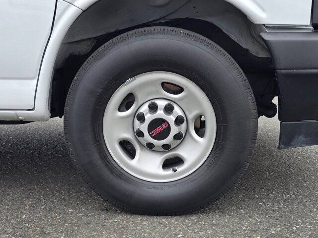 2022 GMC Savana 2500