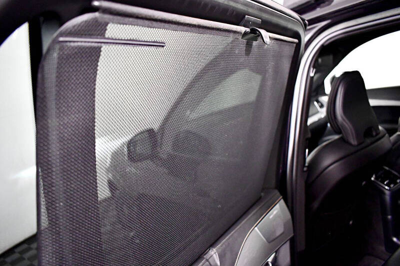 2022 Volvo XC90 Recharge T8 R-Design