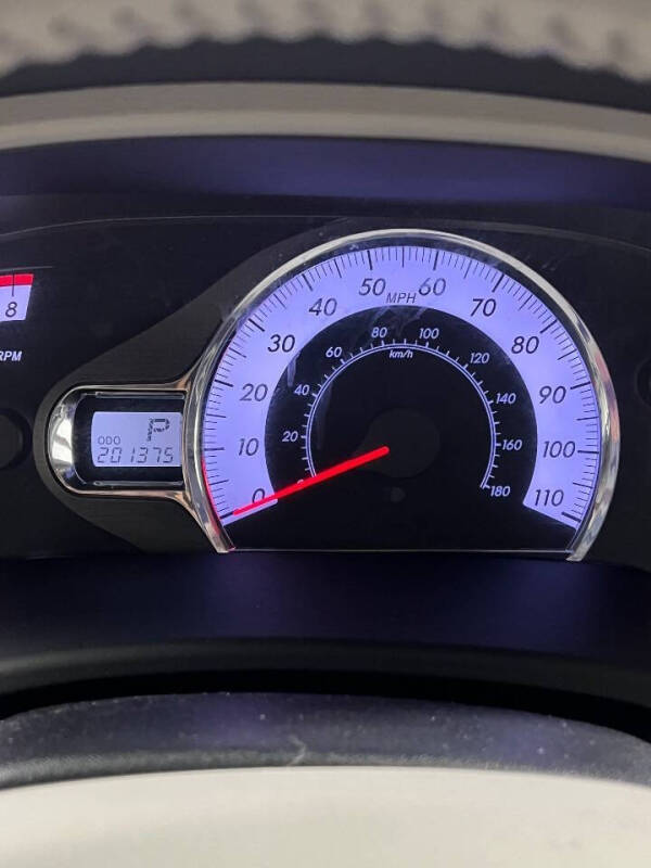 2012 Toyota Sienna SE 8-Passenger