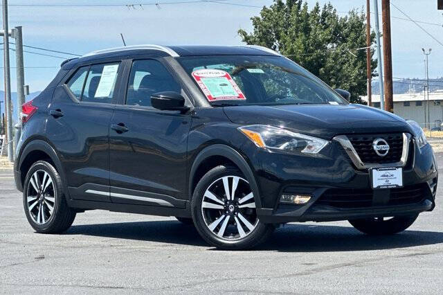 2020 Nissan Kicks SR