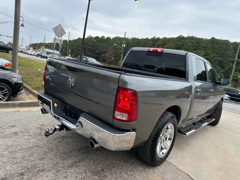 2010 RAM Ram 1500 Pickup SLT photo 17