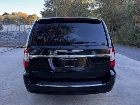 2013 Chrysler Town and Country Touring