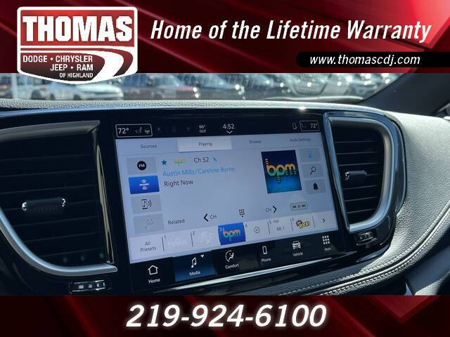 2026 Chrysler Pacifica Select