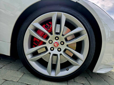 2016 Jaguar F-TYPE R