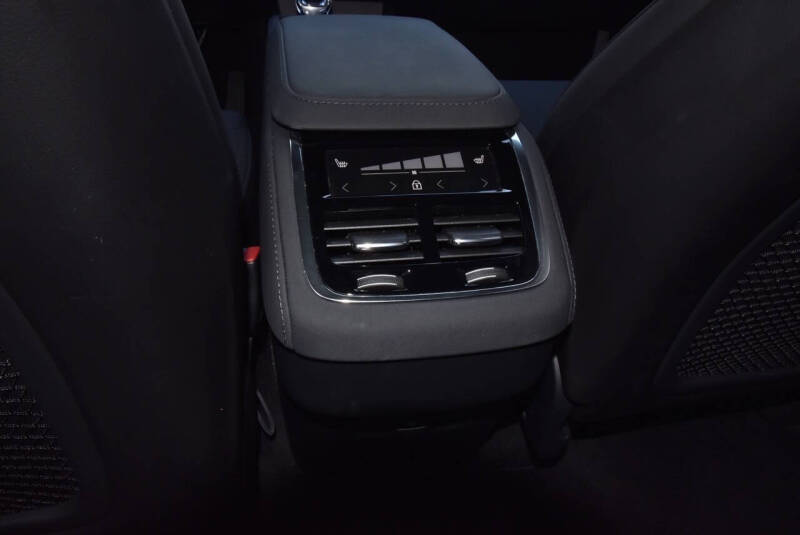 2025 Volvo XC90 B6 Plus Bright Theme 7P